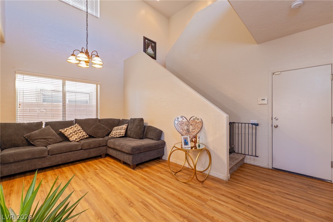 Photo 4 of 4464 Penguin Avenue