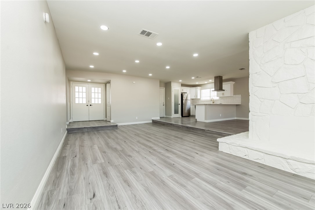 Photo 5 of 4550 San Rafael Avenue