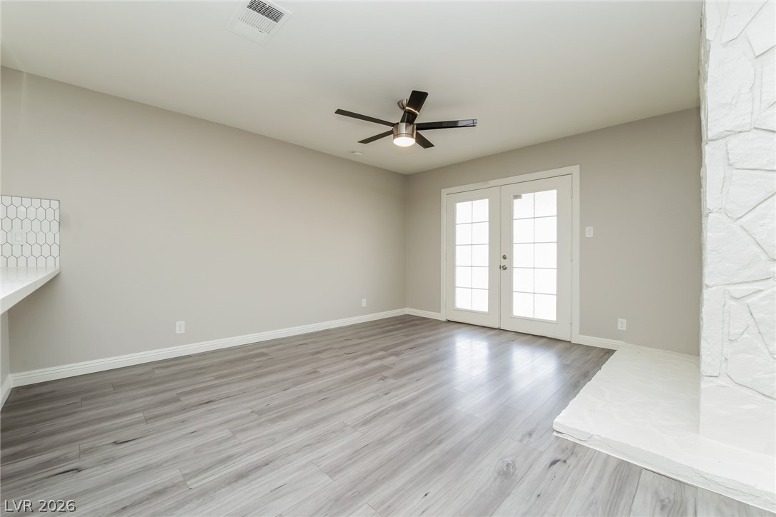 Photo 7 of 21, 4550 San Rafael Avenue