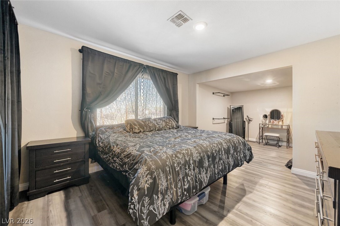 Photo 7 of 31, 325 W Rochell Drive