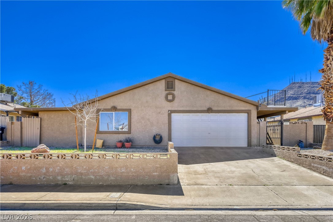 325 W Rochell Drive, Henderson