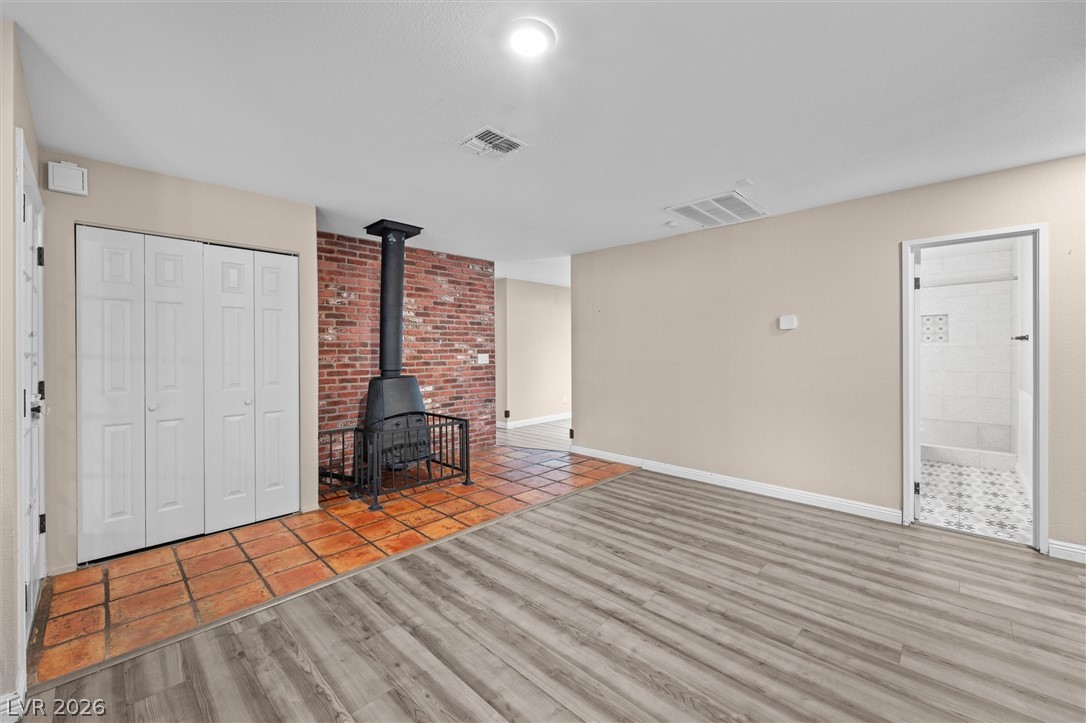 Photo 15 of 31, 325 W Rochell Drive