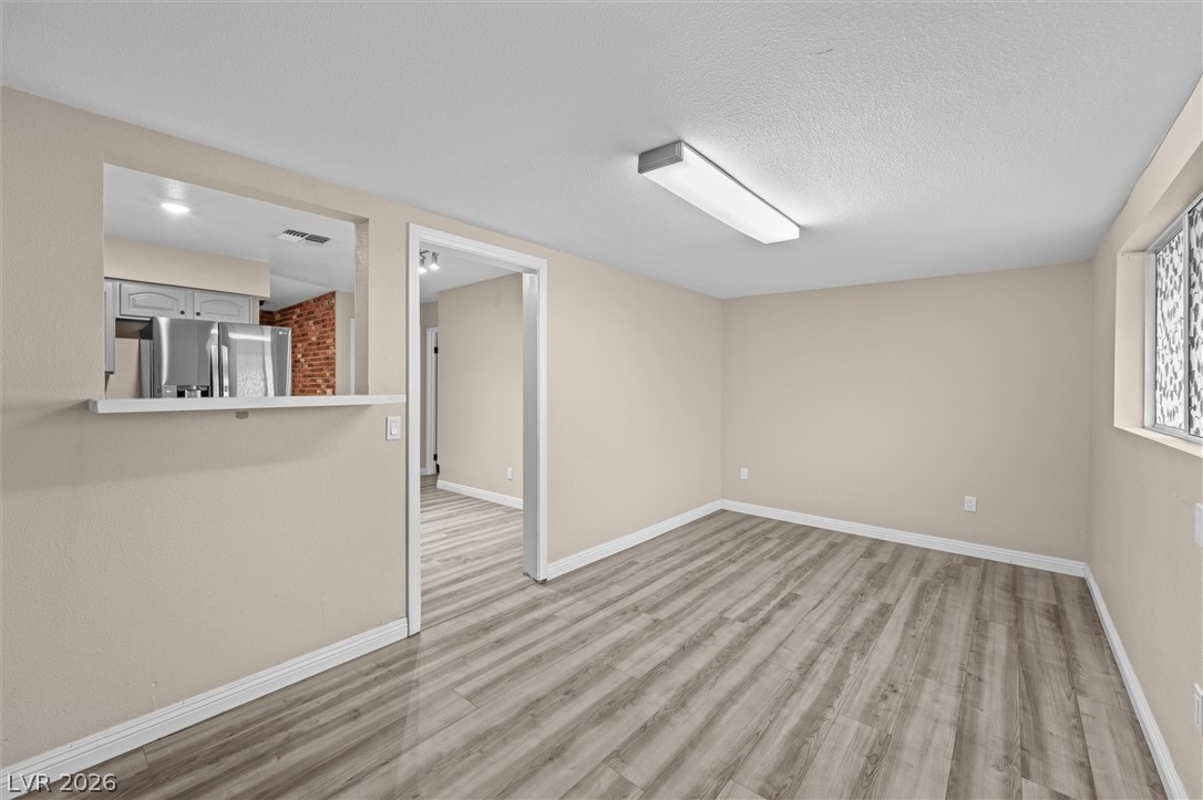 Photo 20 of 31, 325 W Rochell Drive