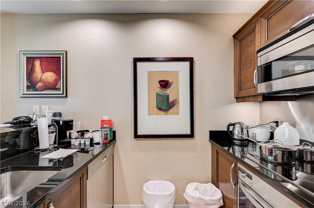 Photo 11 of 53, 135 HARMON Avenue #702