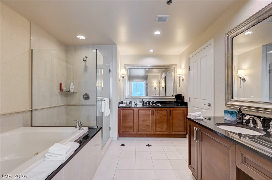 Photo 19 of 53, 135 HARMON Avenue #702