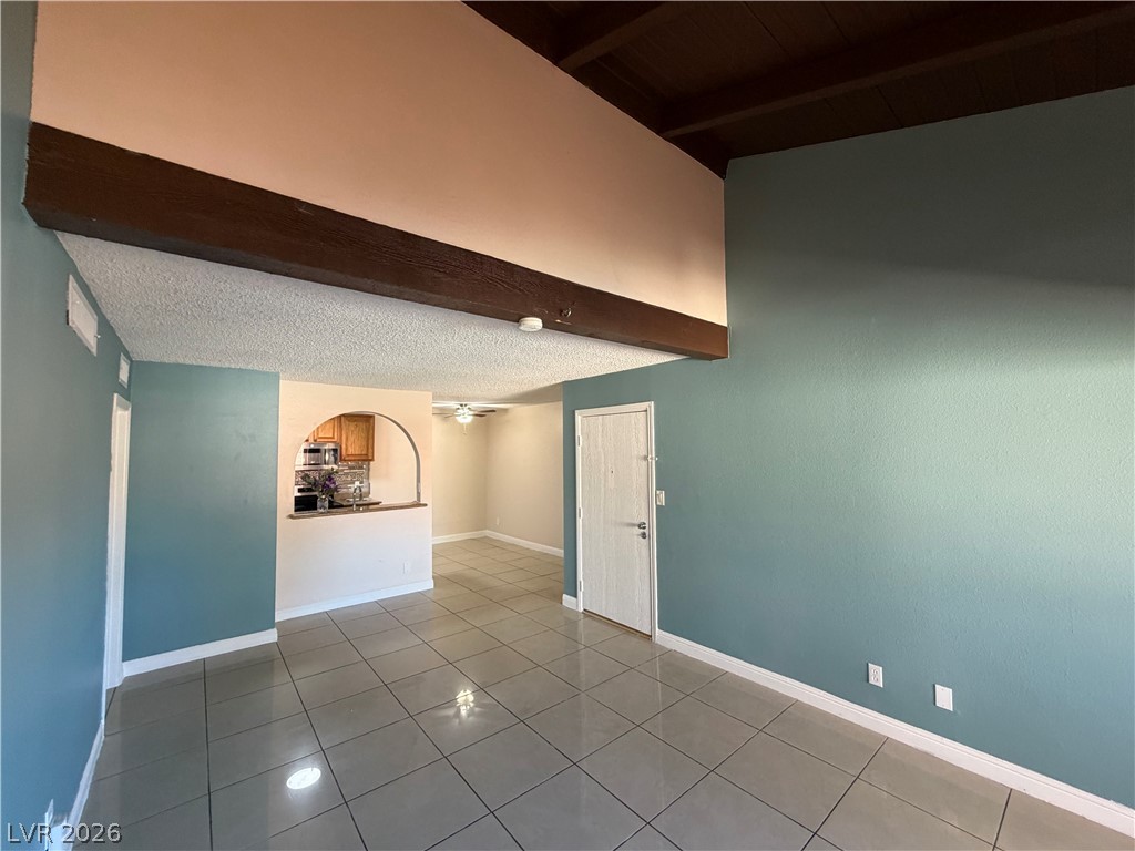 Photo 4 of 1515 E Reno Avenue #201