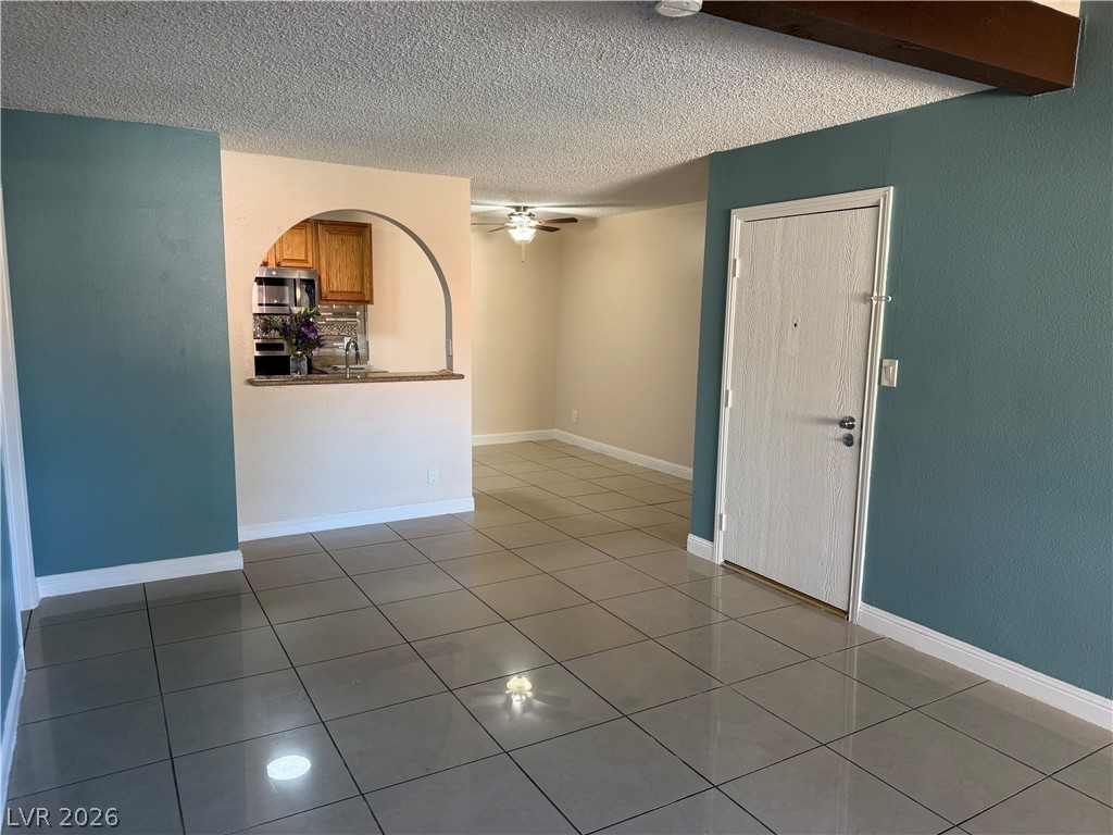 Photo 6 of 23, 1515 E Reno Avenue #201