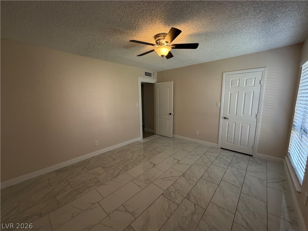 Photo 13 of 23, 1515 E Reno Avenue #201