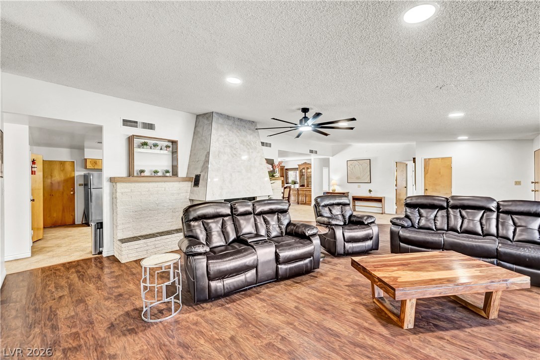 Photo 10 of 47, 5881 S Sandhill Road