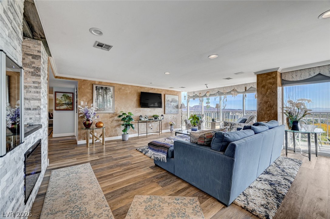 3111 Bel Air Drive #10H, Las Vegas