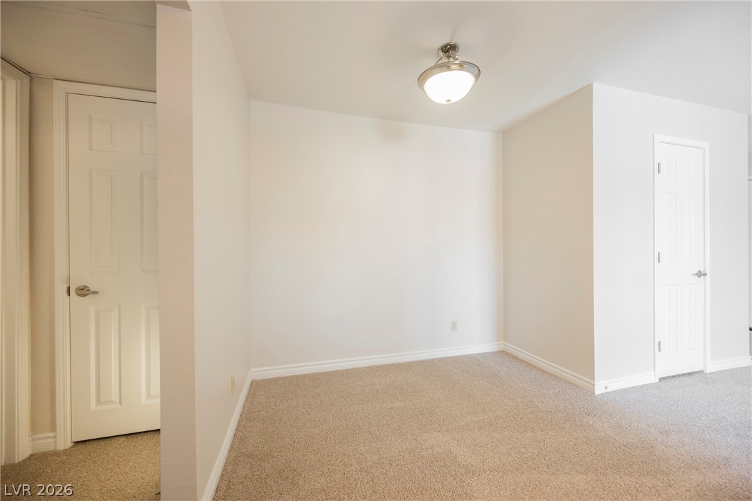 Photo 10 of 34, 4921 Indian River Drive #120