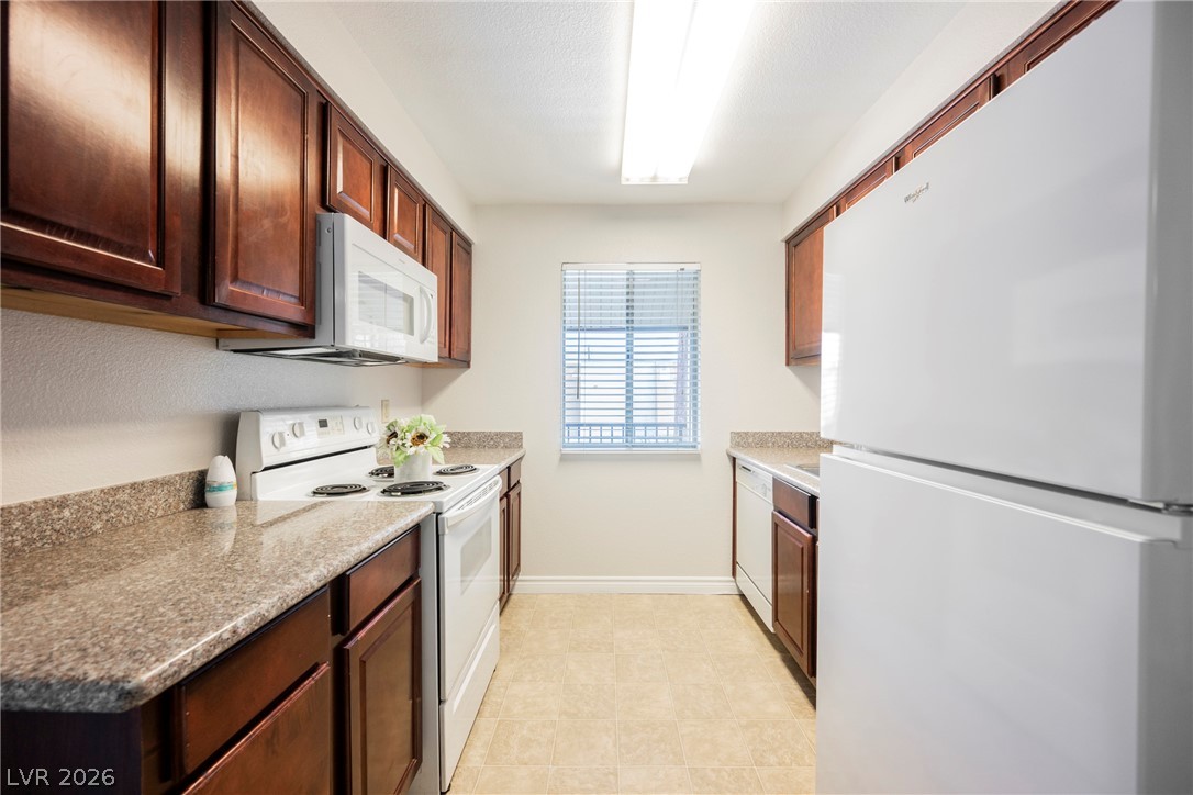 Photo 12 of 34, 4921 Indian River Drive #120