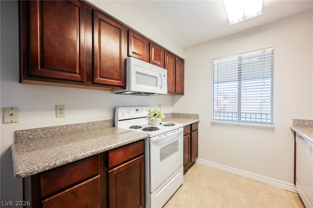 Photo 14 of 34, 4921 Indian River Drive #120
