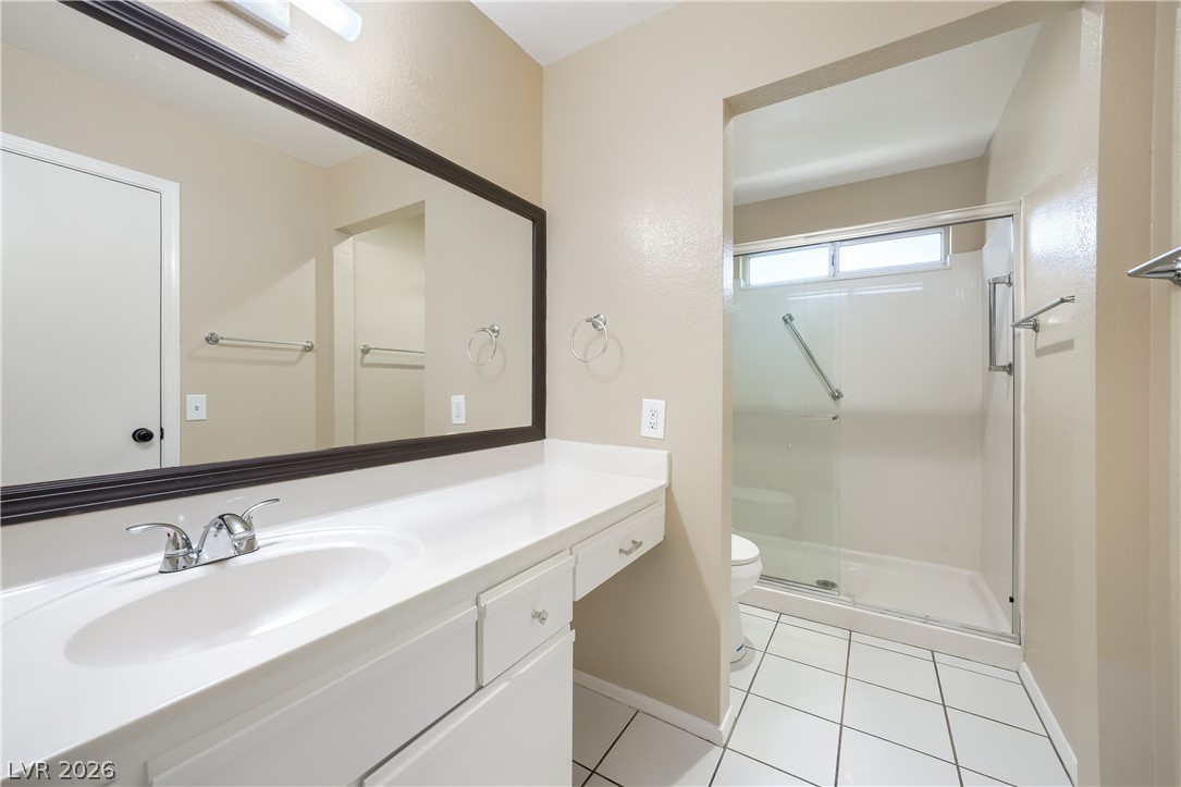 Photo 12 of 34, 2552 Highvale Drive