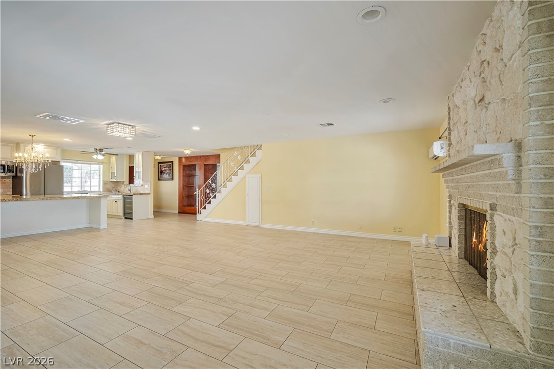 Photo 6 of 30, 4065 W Maulding Avenue