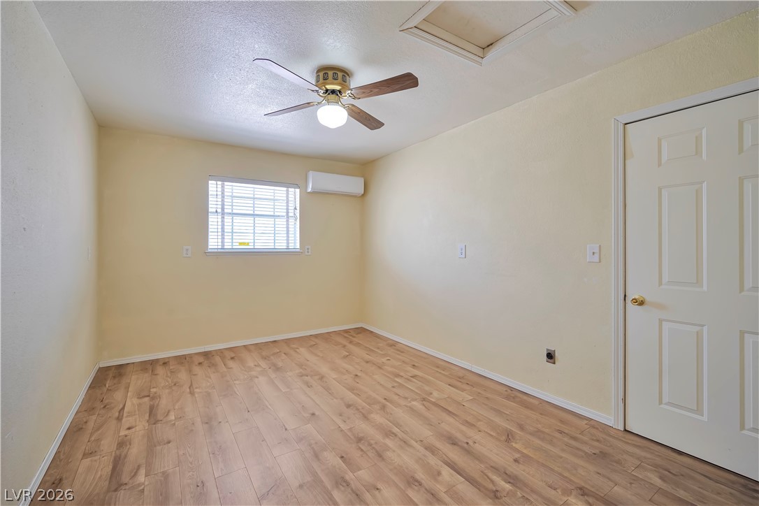 Photo 9 of 30, 4065 W Maulding Avenue