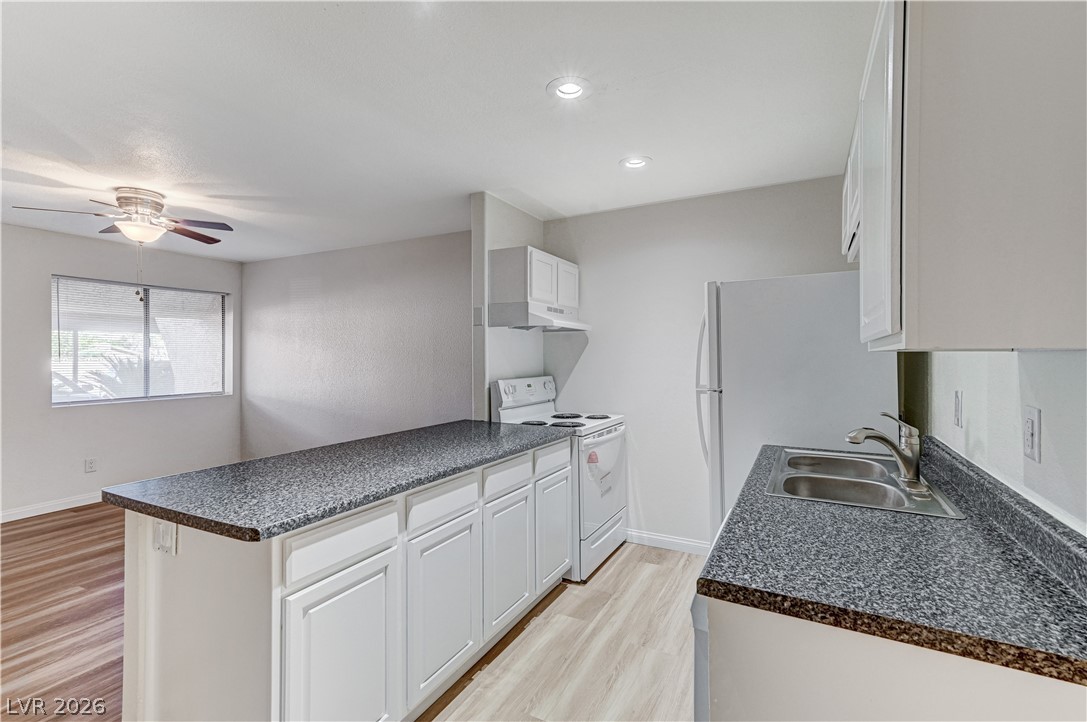 Photo 4 of 1303 Darlene Way #203A