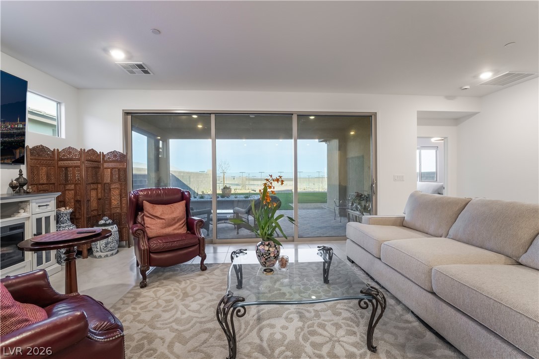 Photo 4 of 10216 Chrysolite Place