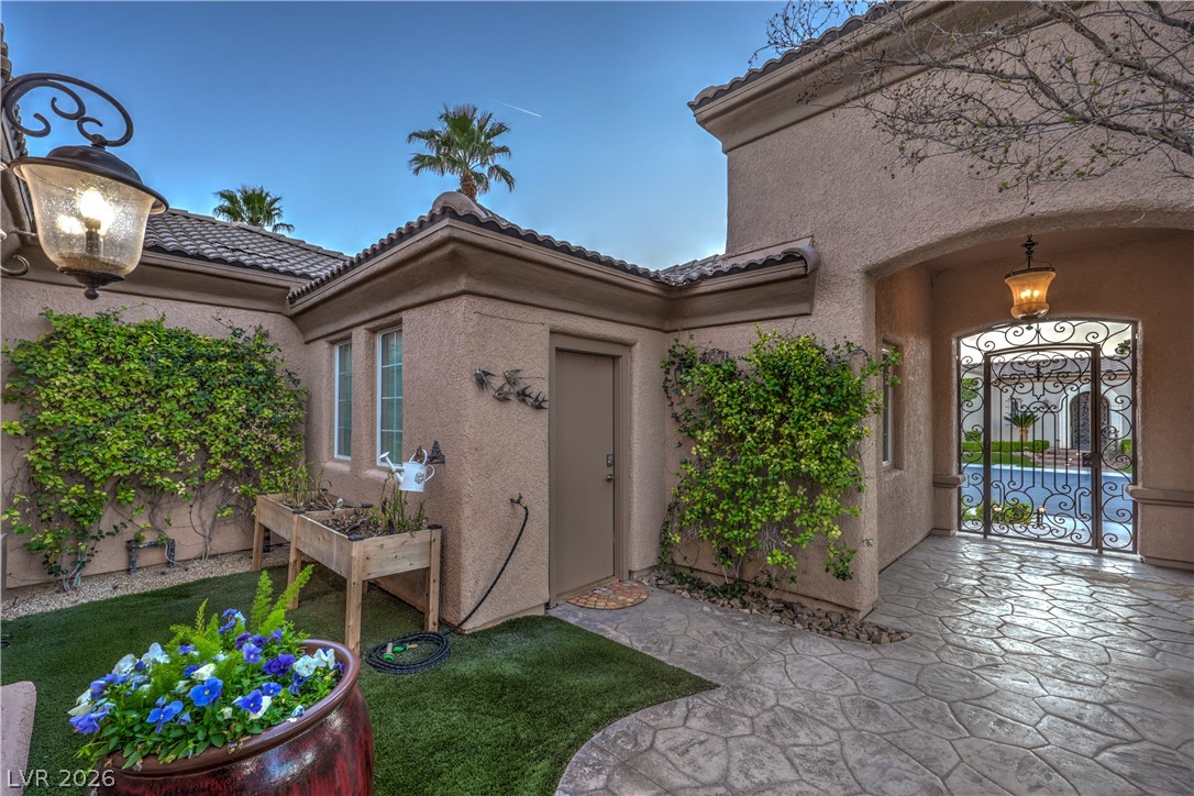 Photo 10 of 59, 4740 Riva De Romanza Street