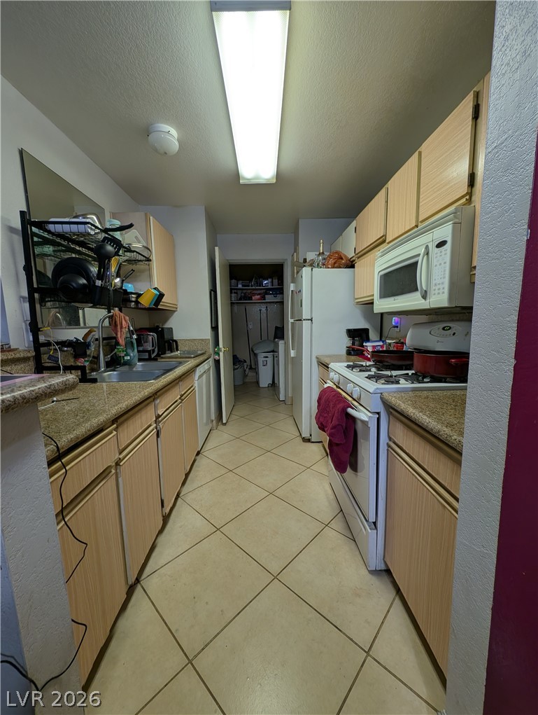 Photo 23 of 27, 2200 S Fort Apache Road #1118