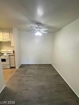 Photo 7 of 21, 4865 S Torrey Pines Drive #106