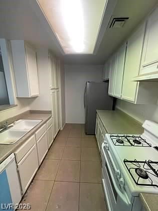 Photo 10 of 21, 4865 S Torrey Pines Drive #106