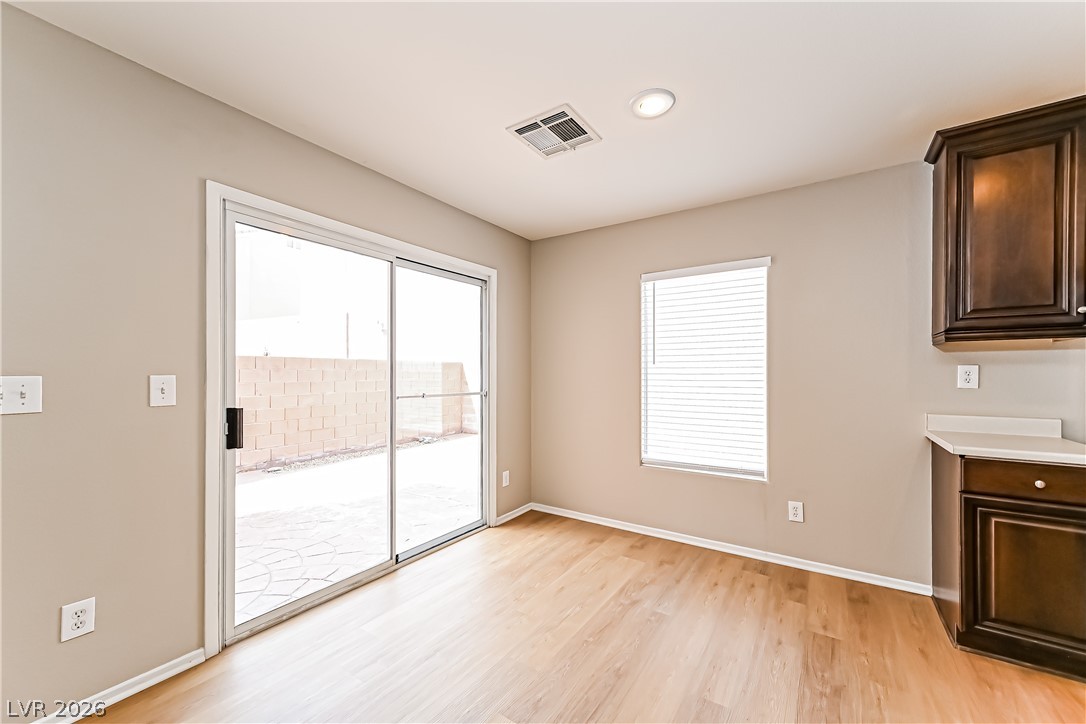 Photo 14 of 15, 691 Magrath Street