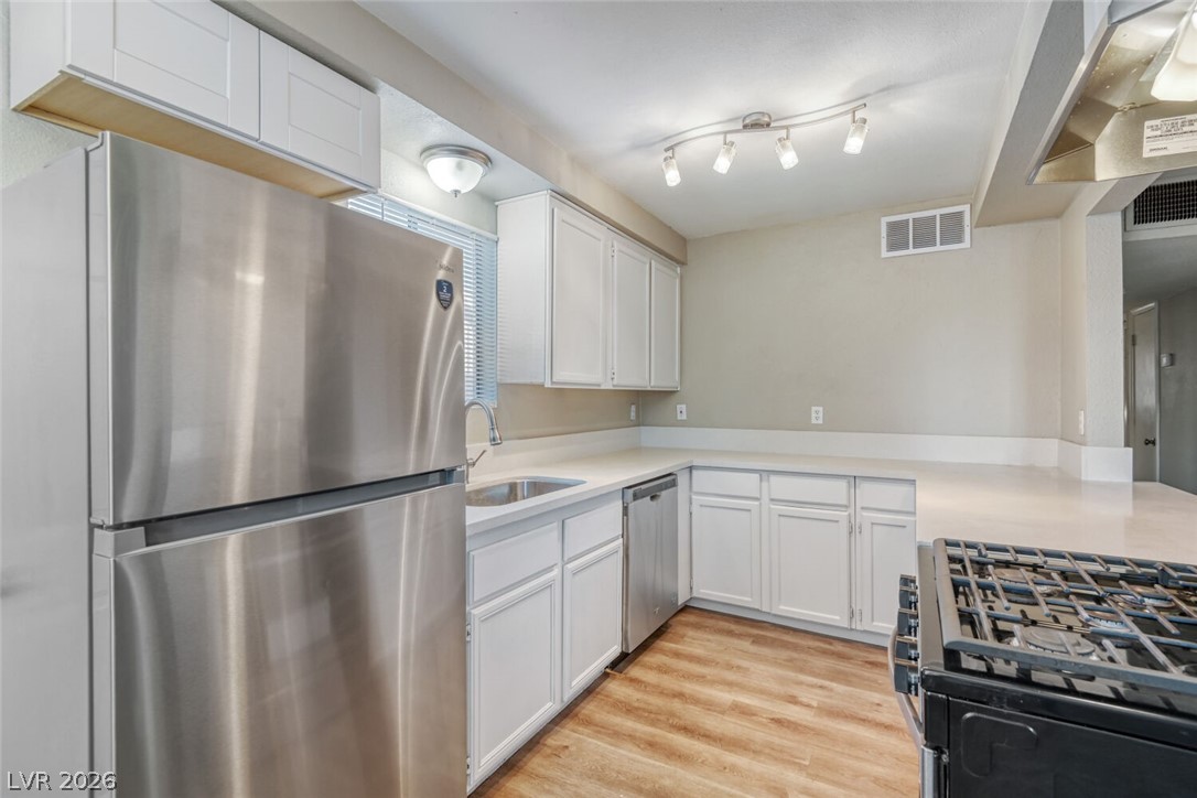 Photo 8 of 29, 5808 S Lydia Drive