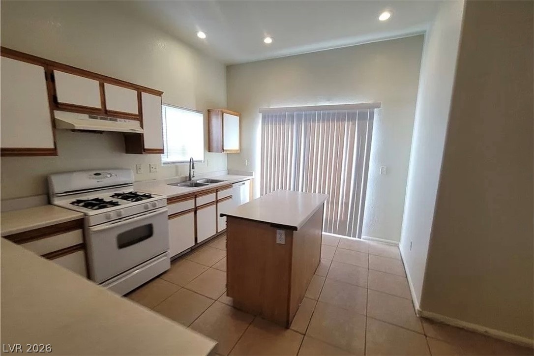 Photo 4 of 2100 Fred Brown Drive