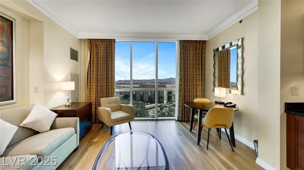 135 E HARMON Avenue #904, Las Vegas 89109