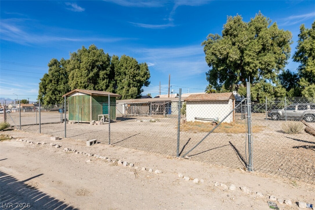 Photo 8 of 10, 2294 N Pecos Road