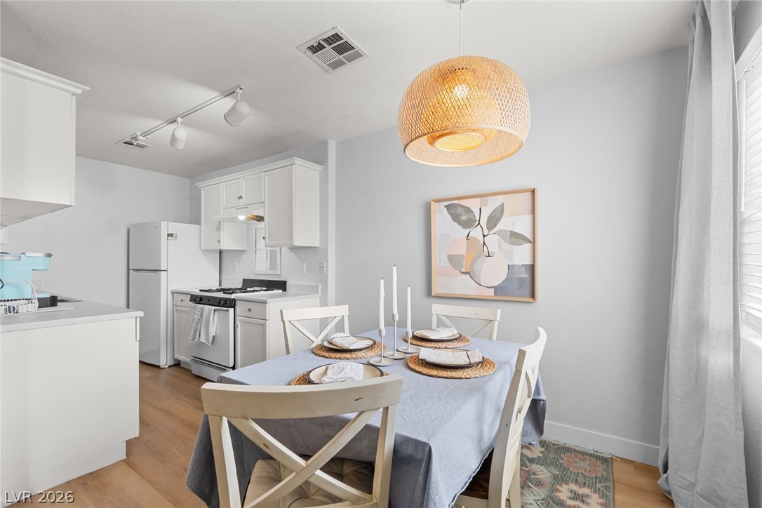 Photo 11 of 35, 5330 E Charleston Boulevard #35