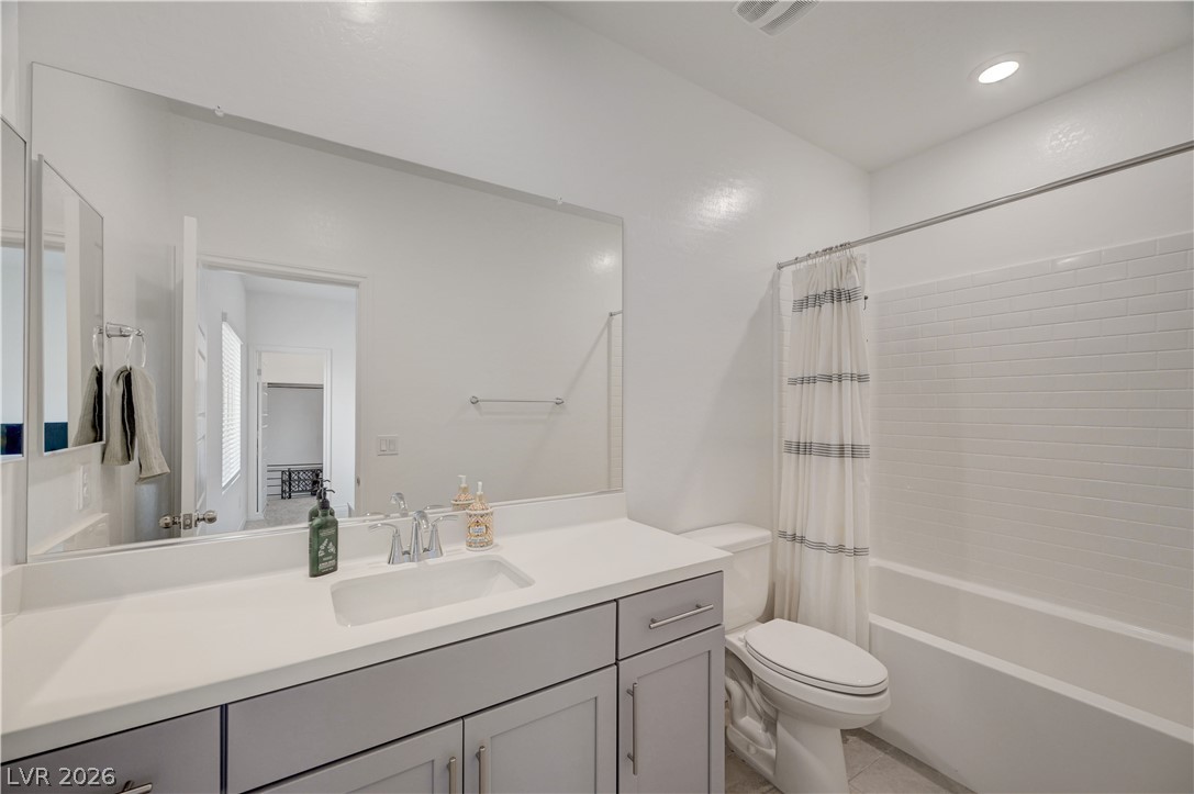Photo 33 of 57, 600 N Carriage Hill Drive #2084