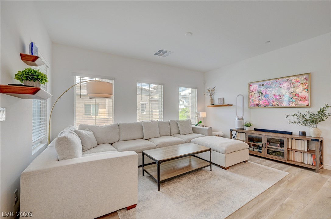 Photo 12 of 57, 600 N Carriage Hill Drive #2084