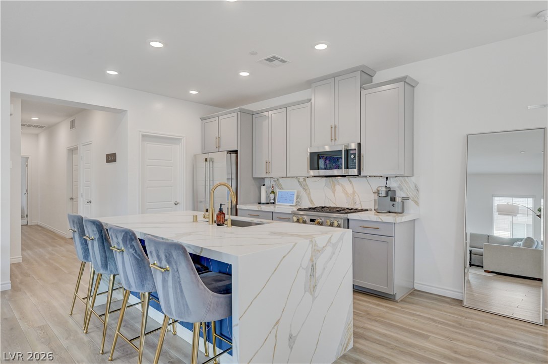 600 N Carriage Hill Drive #2084, Las Vegas 89138