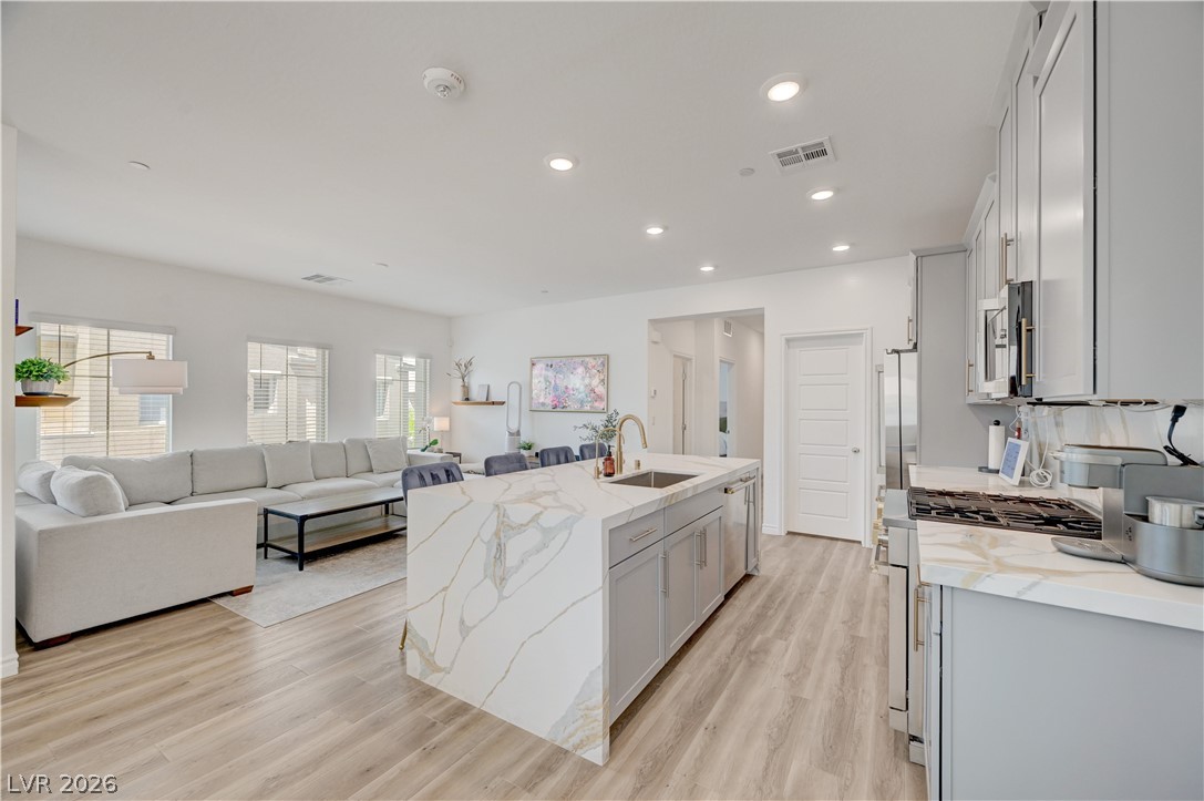 Photo 8 of 57, 600 N Carriage Hill Drive #2084