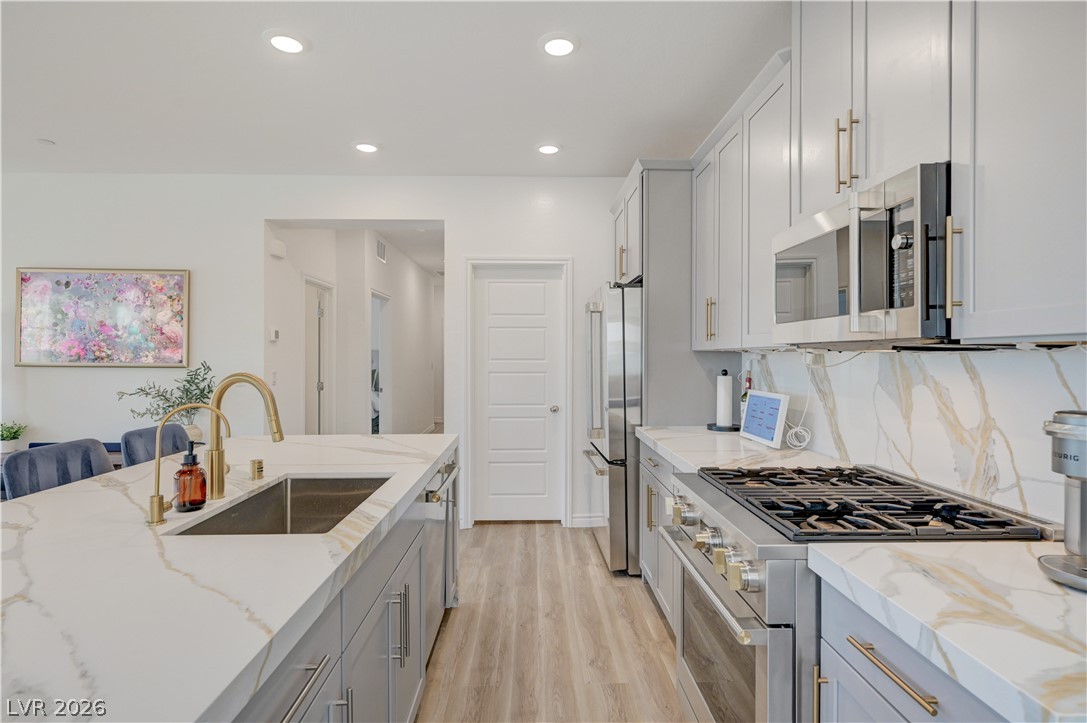 Photo 4 of 600 N Carriage Hill Drive #2084