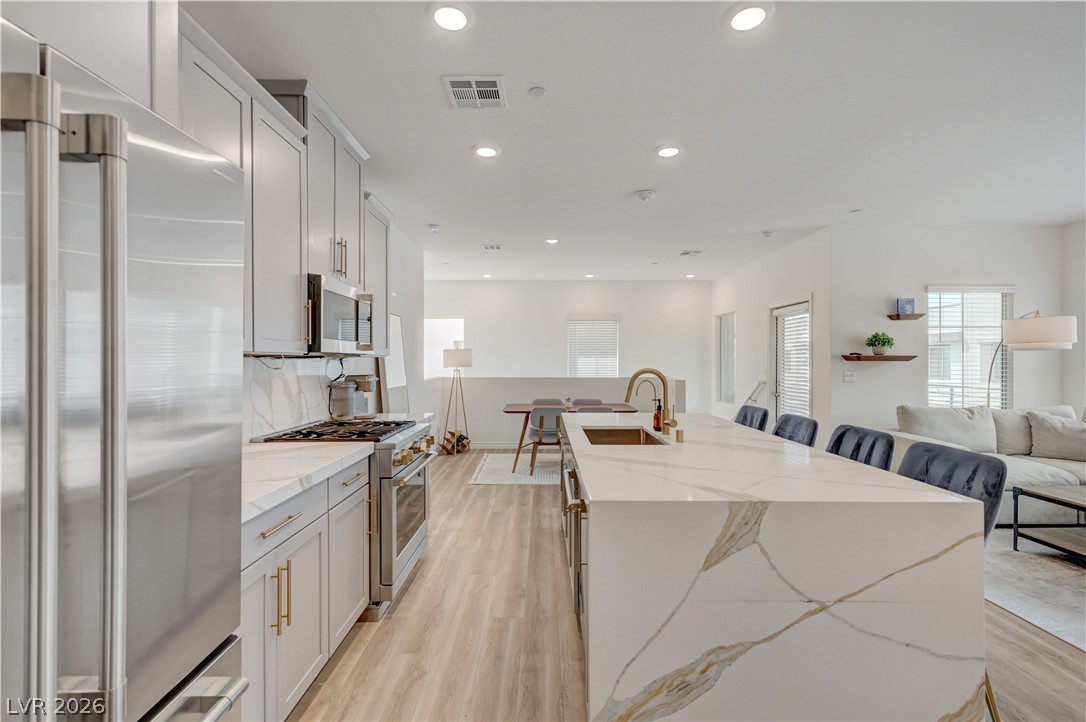 Photo 6 of 57, 600 N Carriage Hill Drive #2084