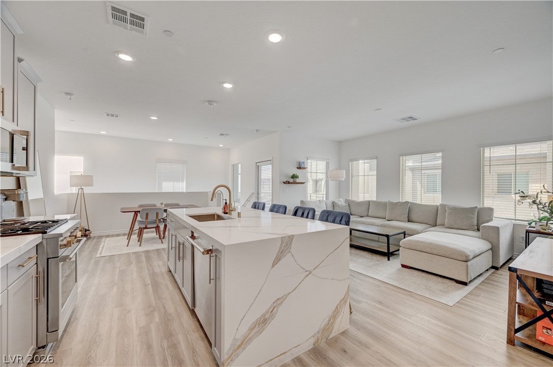 Photo 7 of 57, 600 N Carriage Hill Drive #2084