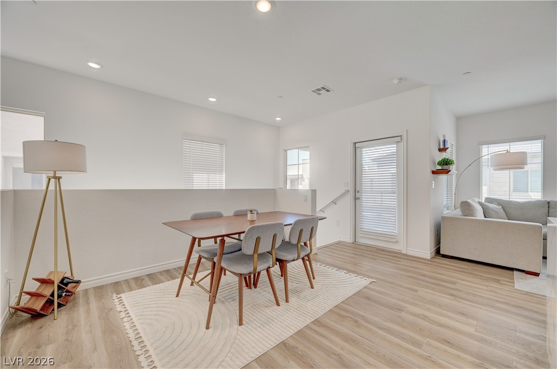Photo 15 of 57, 600 N Carriage Hill Drive #2084