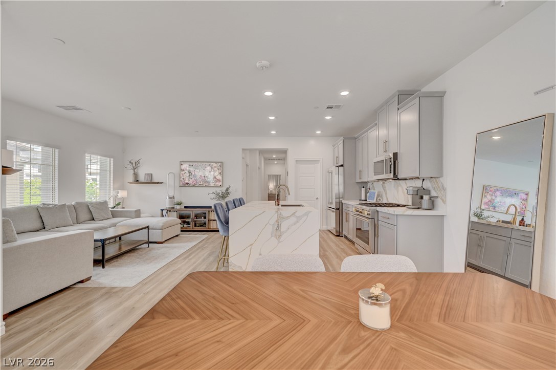Photo 18 of 57, 600 N Carriage Hill Drive #2084