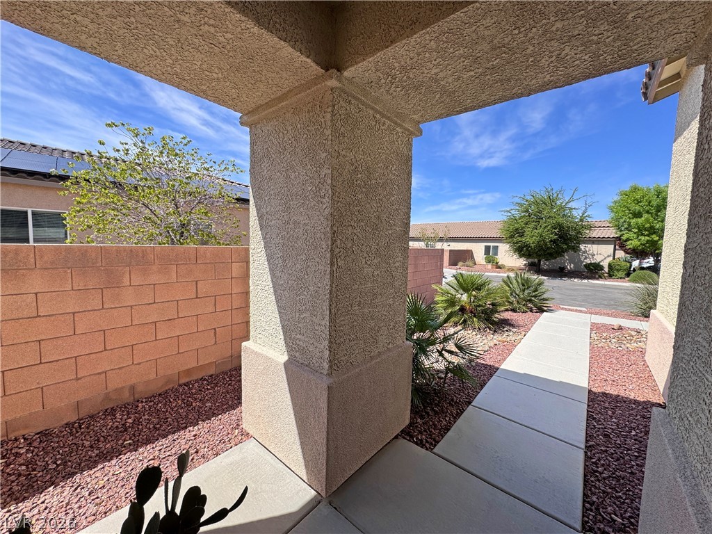 Photo 3 of 5165 E Lilia Avenue