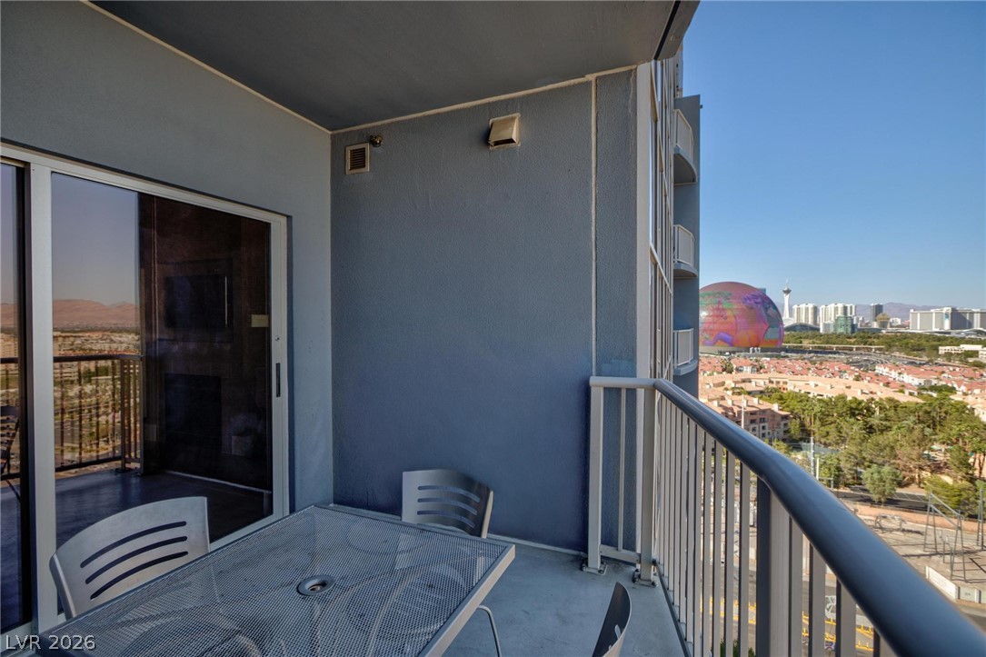 Photo 10 of 32, 211 E Flamingo Road #1511