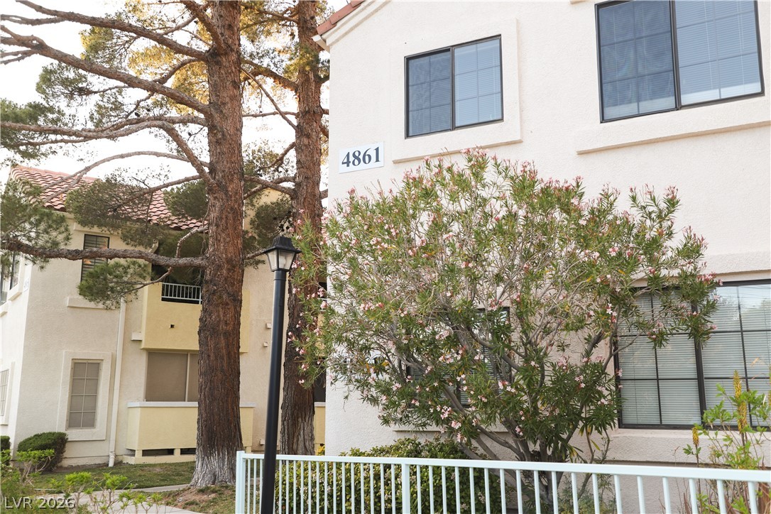4861 S Torrey Pines Drive #106, Las Vegas