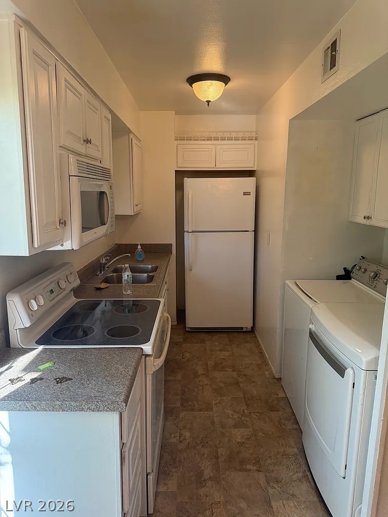 Photo 6 of 26, 4914 Larkspur Street