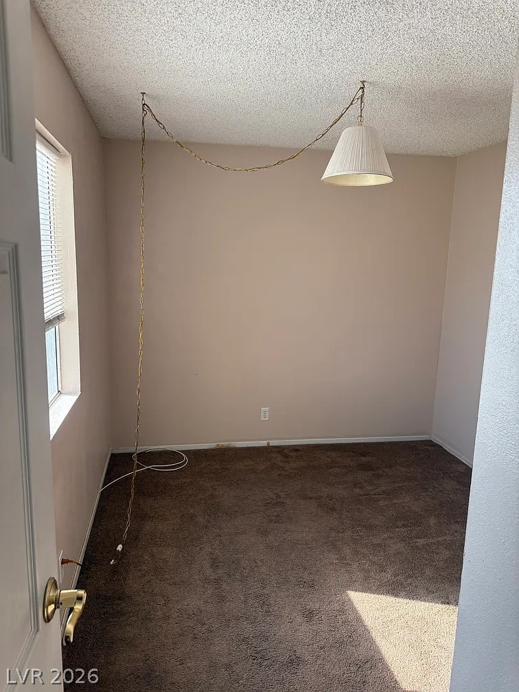 Photo 11 of 26, 4914 Larkspur Street