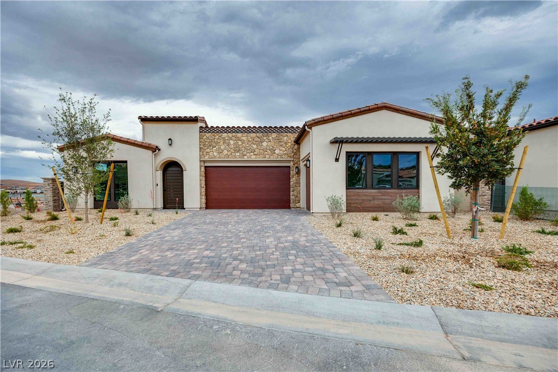 58 Bellissima Lago Court, Henderson 89011