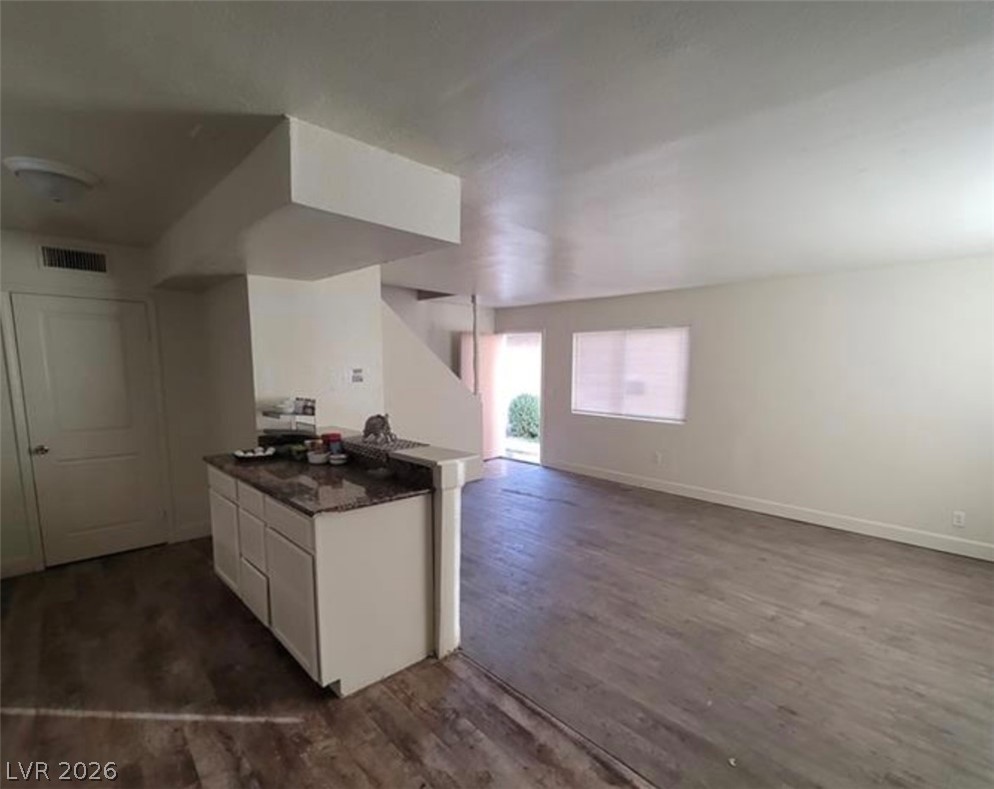 Photo 6 of 28, 5126 Golden Lane #A