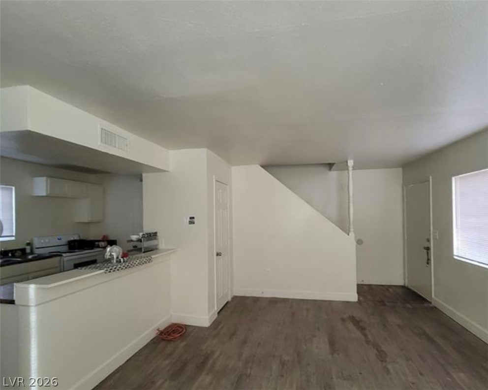 Photo 8 of 28, 5126 Golden Lane #A