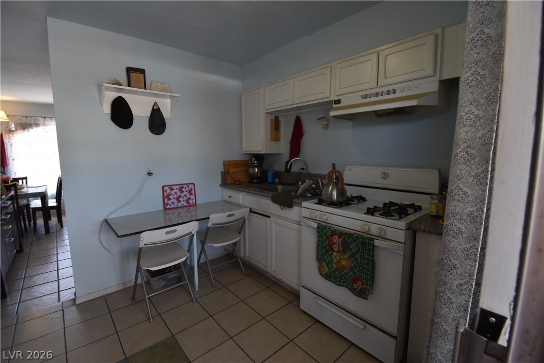 Photo 4 of 3908 Palos Verdes Street